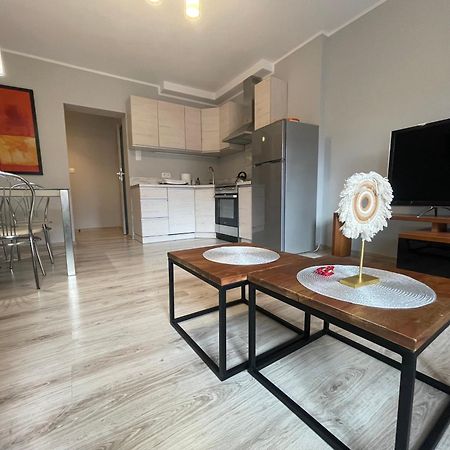 Apartament Przy Cieplickich Tezniach Jelenia Gora Bagian luar foto