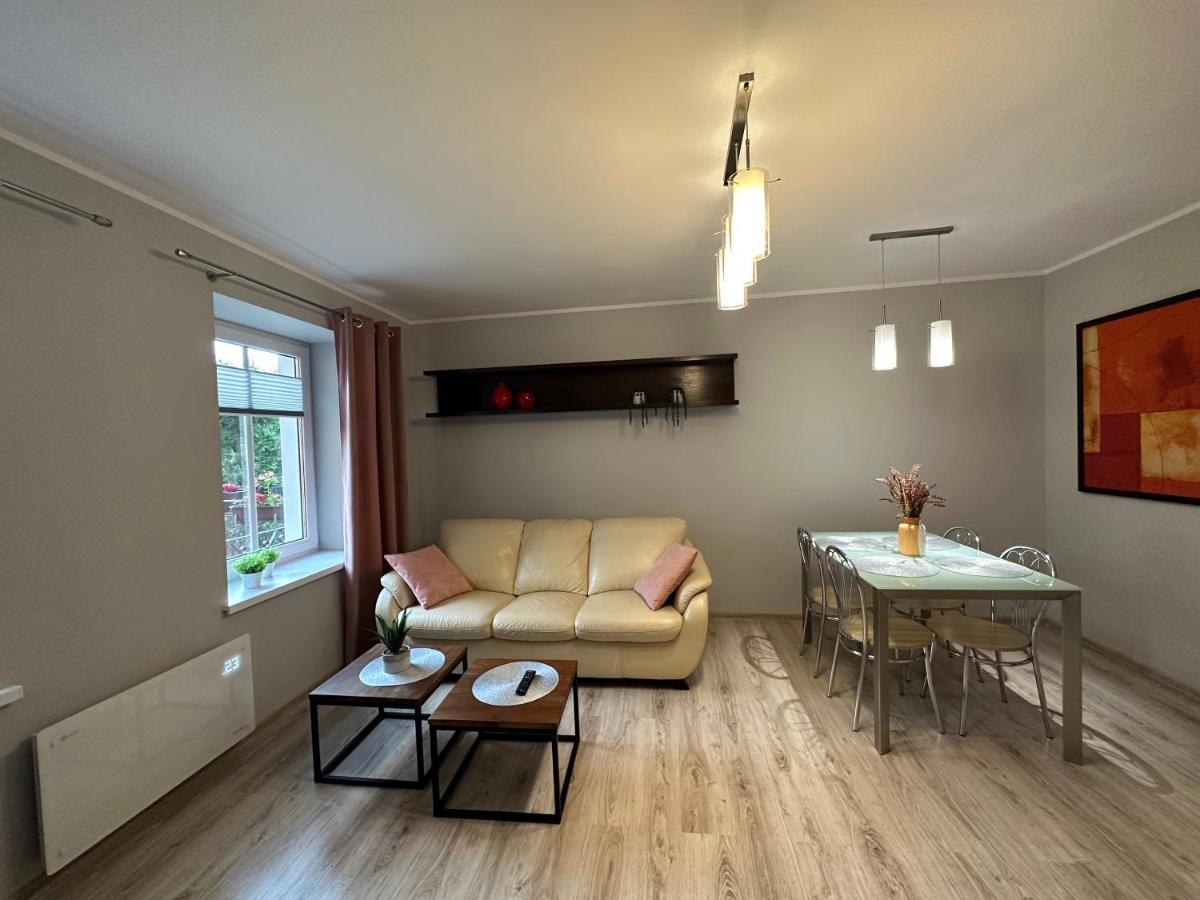 Apartament Przy Cieplickich Tezniach Jelenia Gora Bagian luar foto