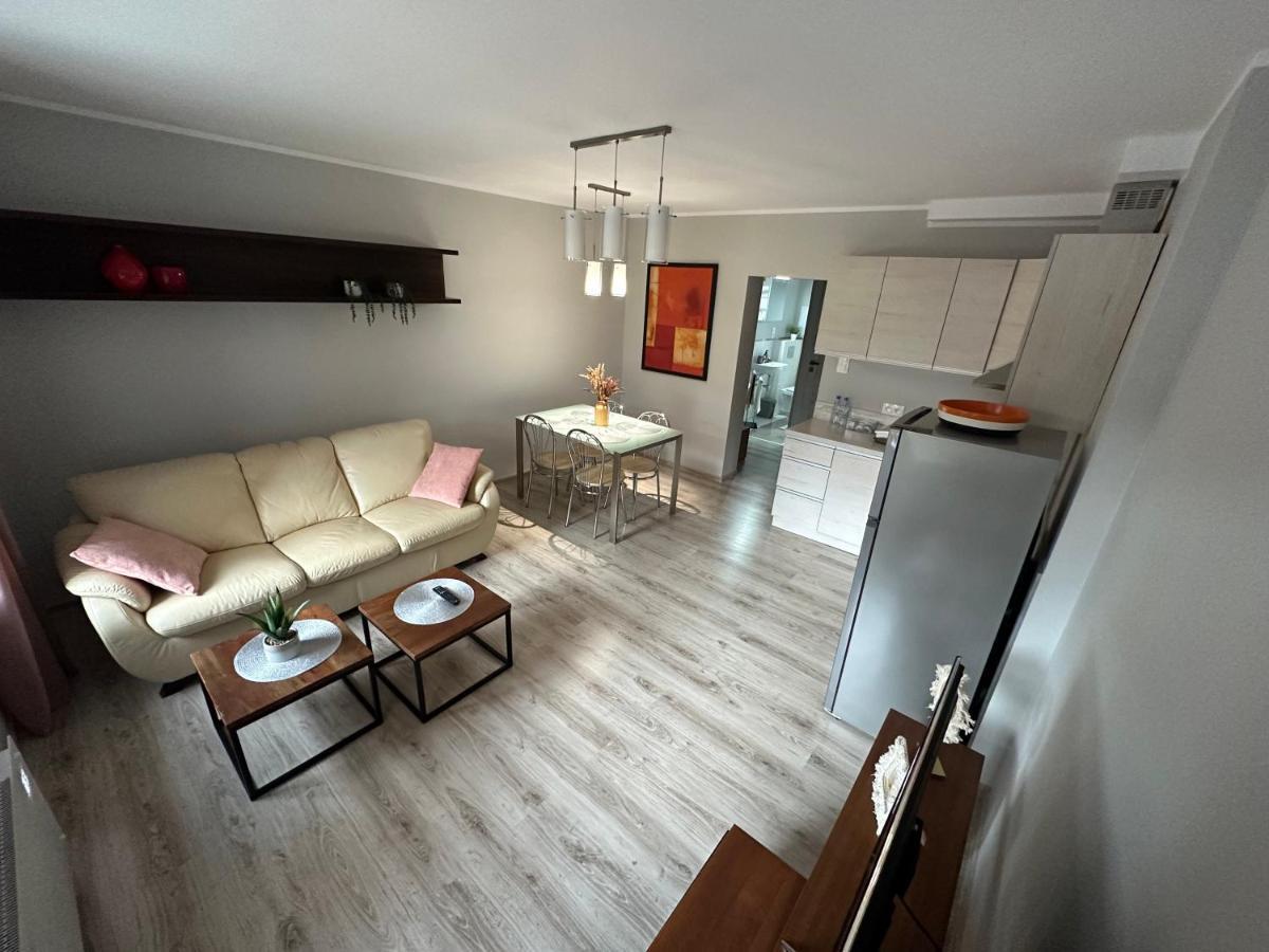 Apartament Przy Cieplickich Tezniach Jelenia Gora Bagian luar foto