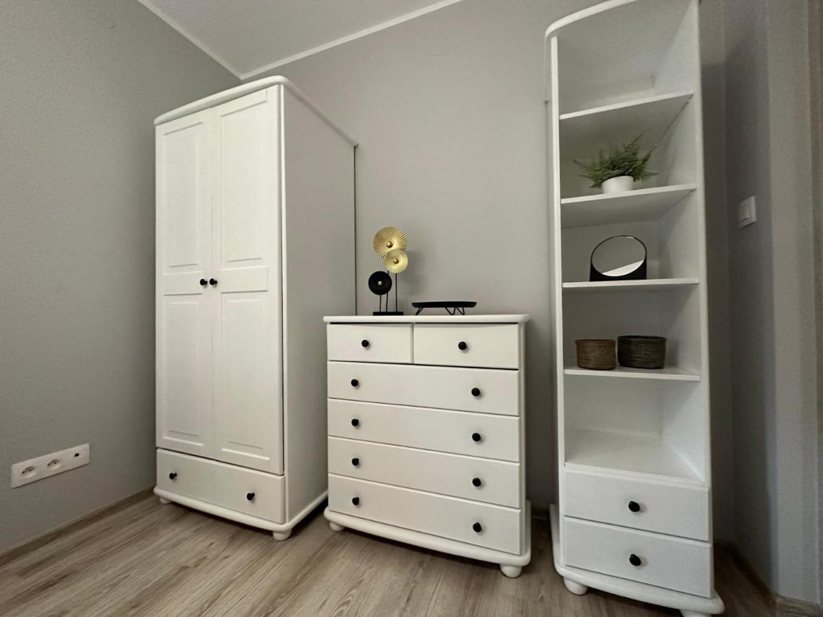 Apartament Przy Cieplickich Tezniach Jelenia Gora Bagian luar foto