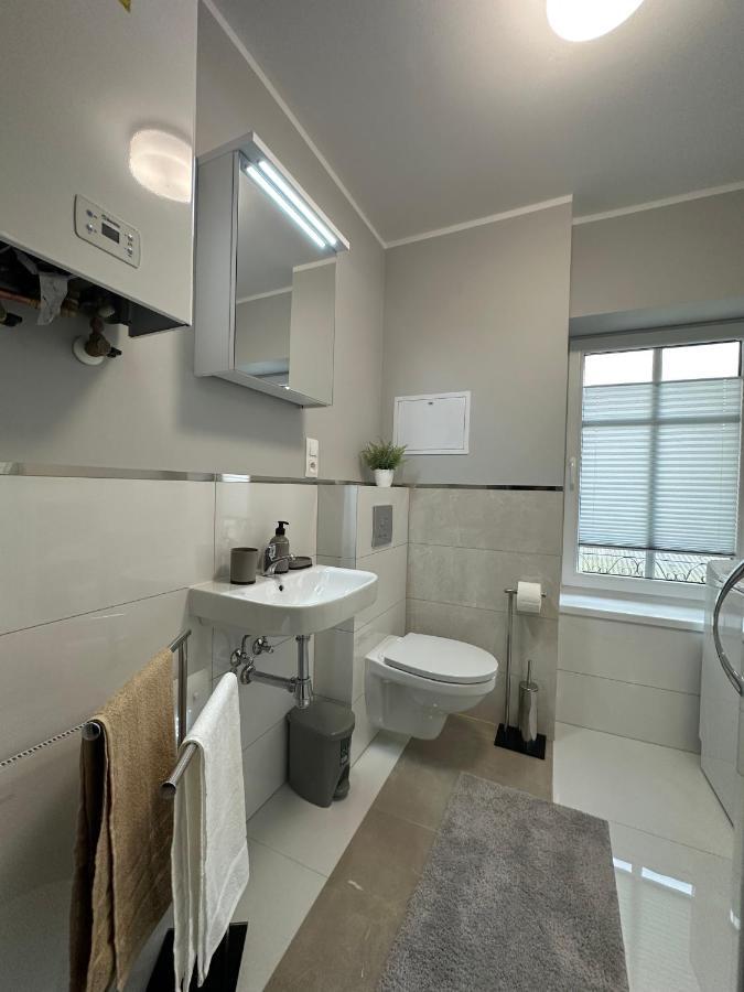 Apartament Przy Cieplickich Tezniach Jelenia Gora Bagian luar foto