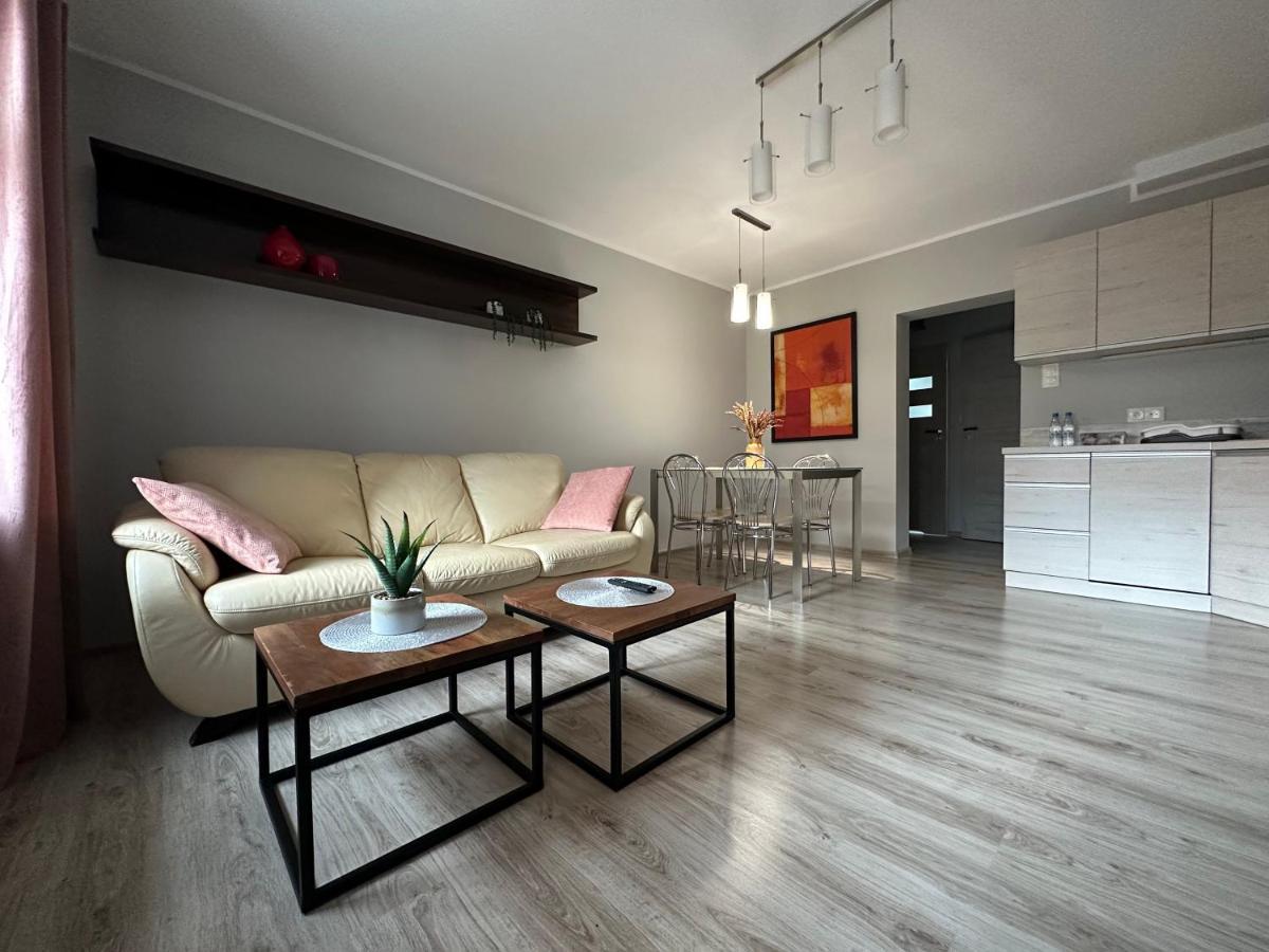 Apartament Przy Cieplickich Tezniach Jelenia Gora Bagian luar foto