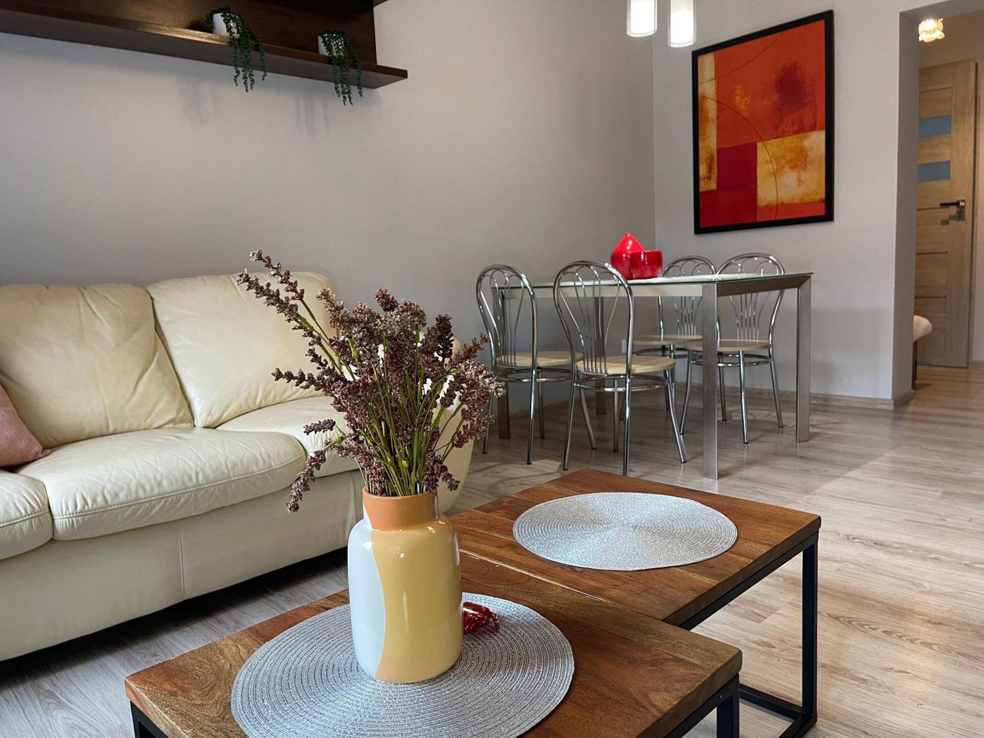 Apartament Przy Cieplickich Tezniach Jelenia Gora Bagian luar foto