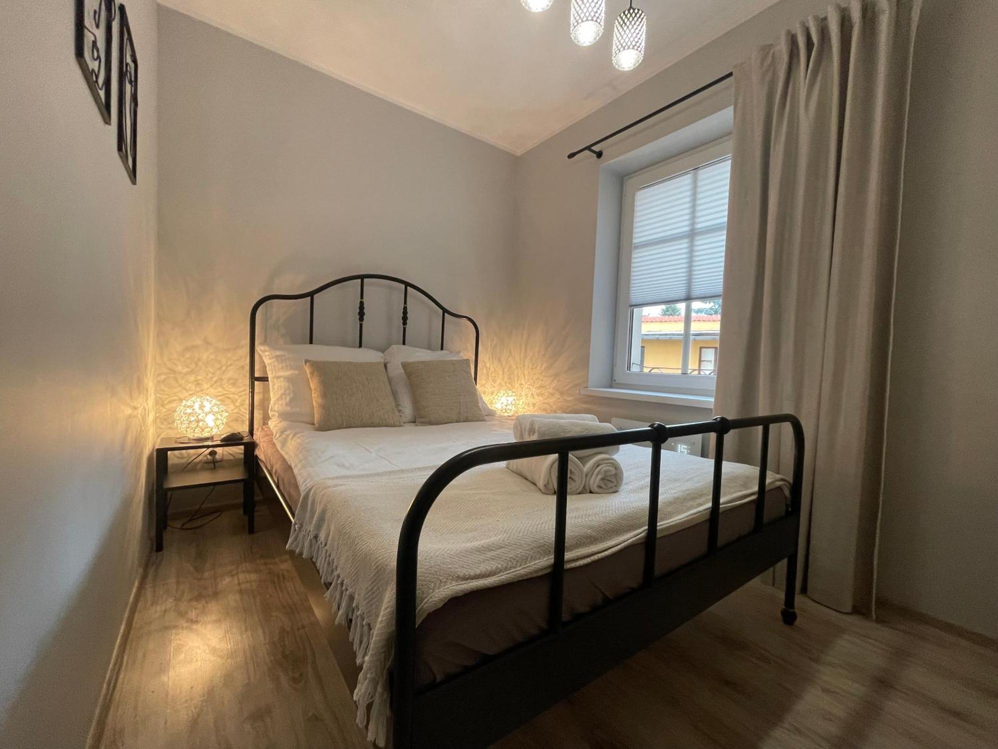 Apartament Przy Cieplickich Tezniach Jelenia Gora Bagian luar foto