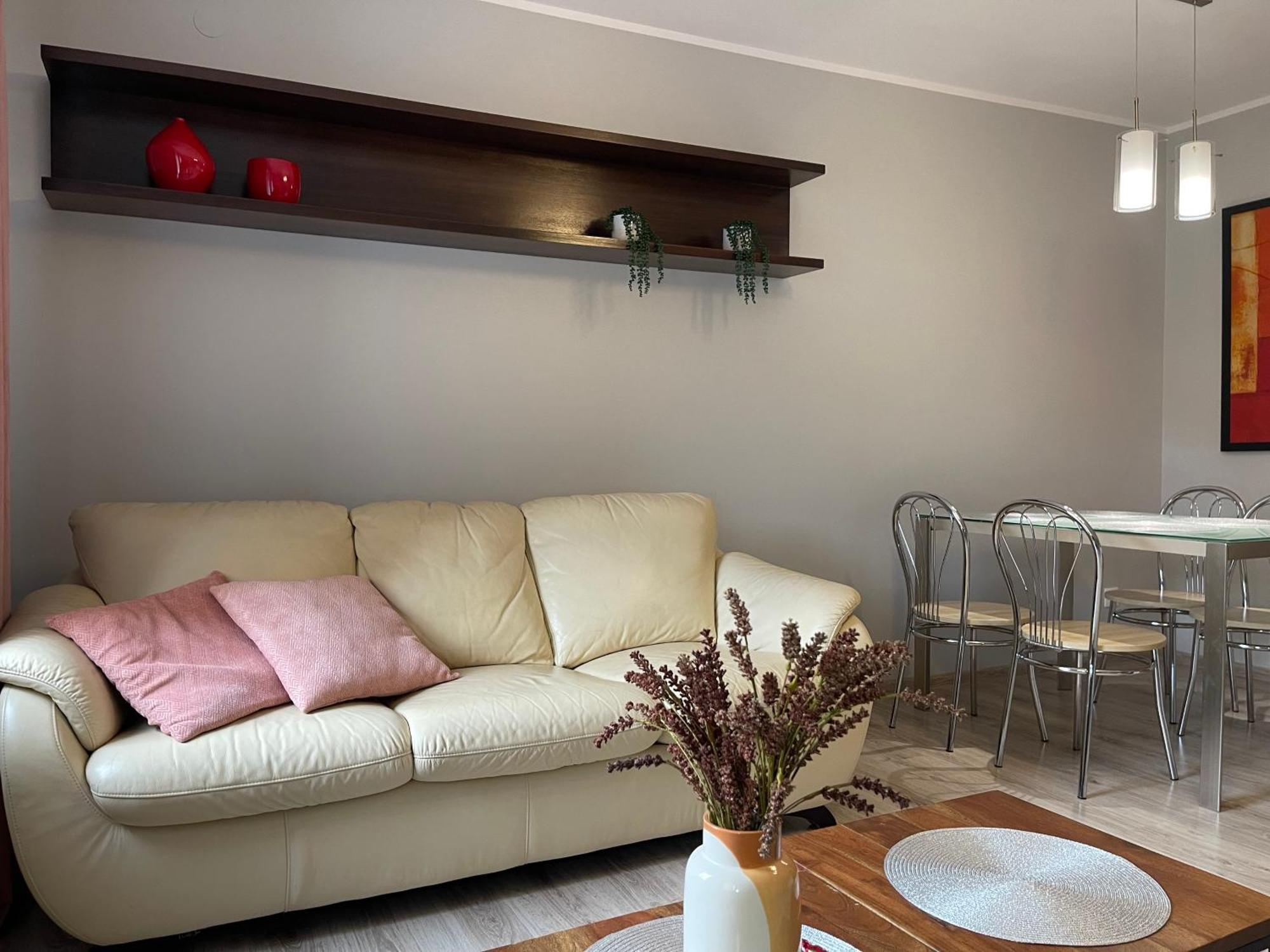 Apartament Przy Cieplickich Tezniach Jelenia Gora Bagian luar foto